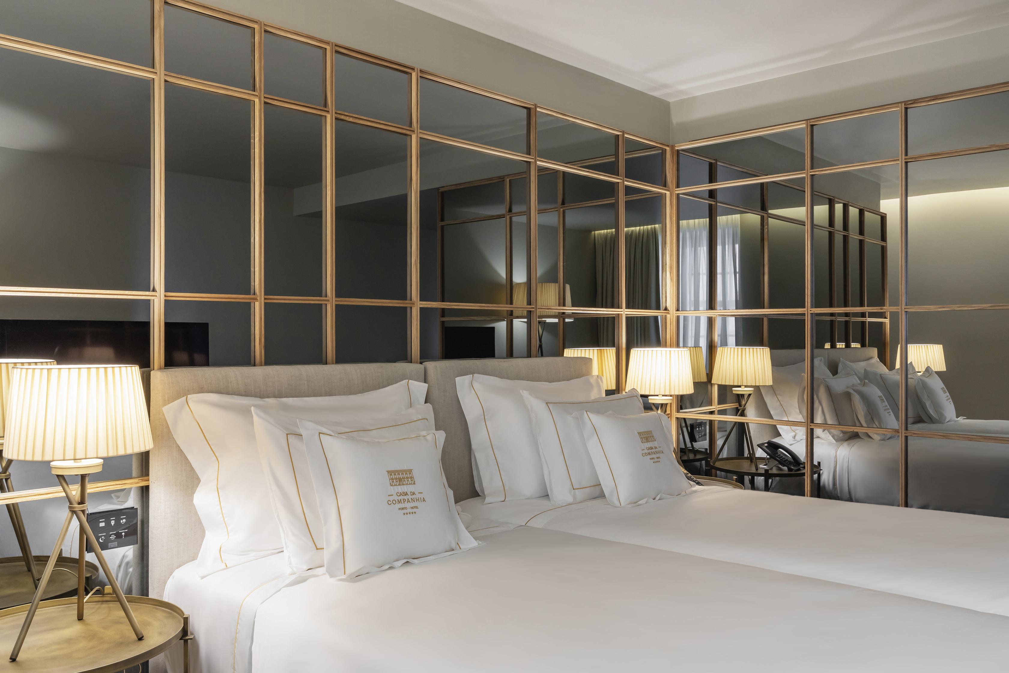 Casa Da Companhia, Vignette Collection By Ihg Hotel Porto Exterior photo A room at the Mandarin Oriental Madrid