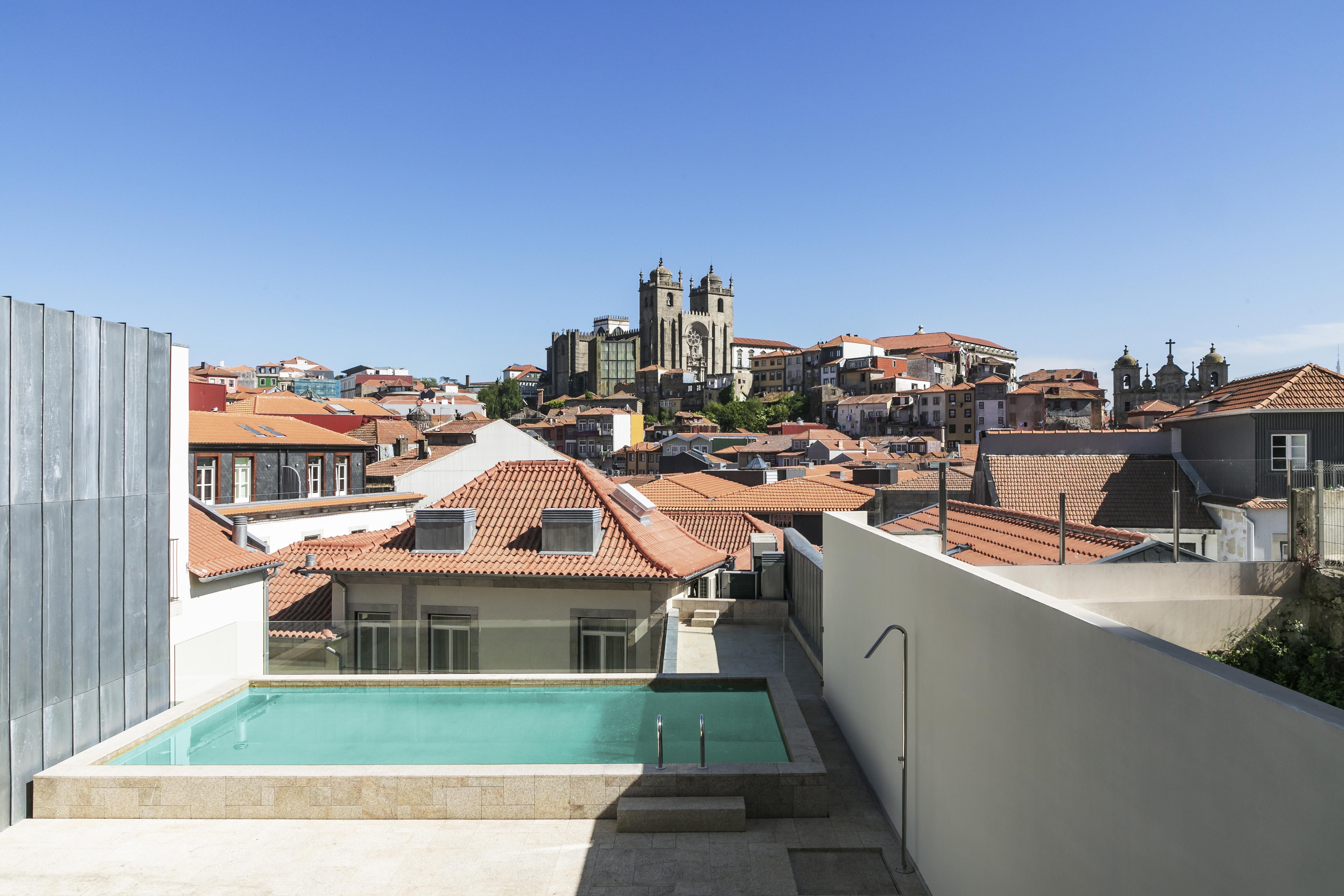 Casa Da Companhia, Vignette Collection By Ihg Hotel Porto Exterior photo View of the city of Coimbra from the rooftop of the hotel