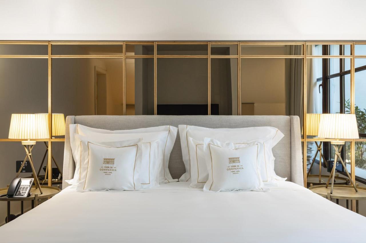Casa Da Companhia, Vignette Collection By Ihg Hotel Porto Exterior photo A bedroom at the hotel