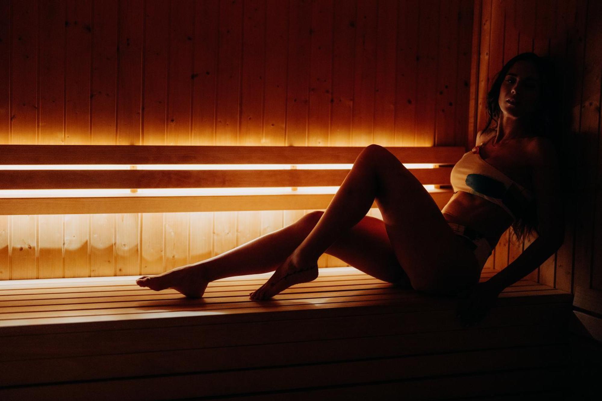Casa Da Companhia, Vignette Collection By Ihg Hotel Porto Exterior photo A woman in a sauna
