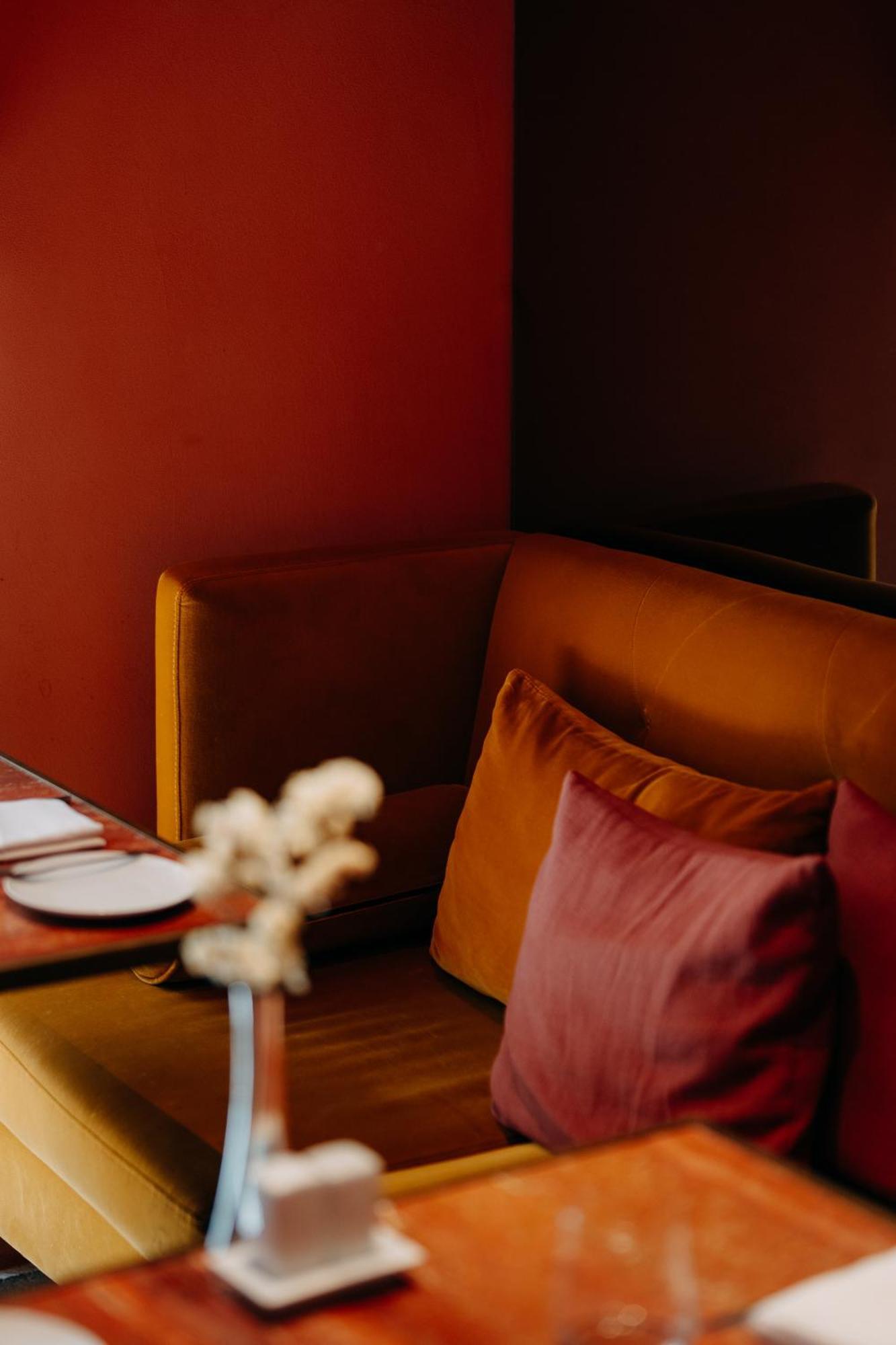 Casa Da Companhia, Vignette Collection By Ihg Hotel Porto Exterior photo A room at the hotel