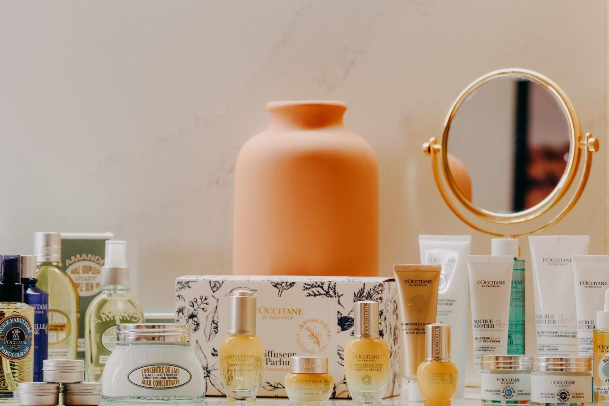 Casa Da Companhia, Vignette Collection By Ihg Hotel Porto Exterior photo Skincare products